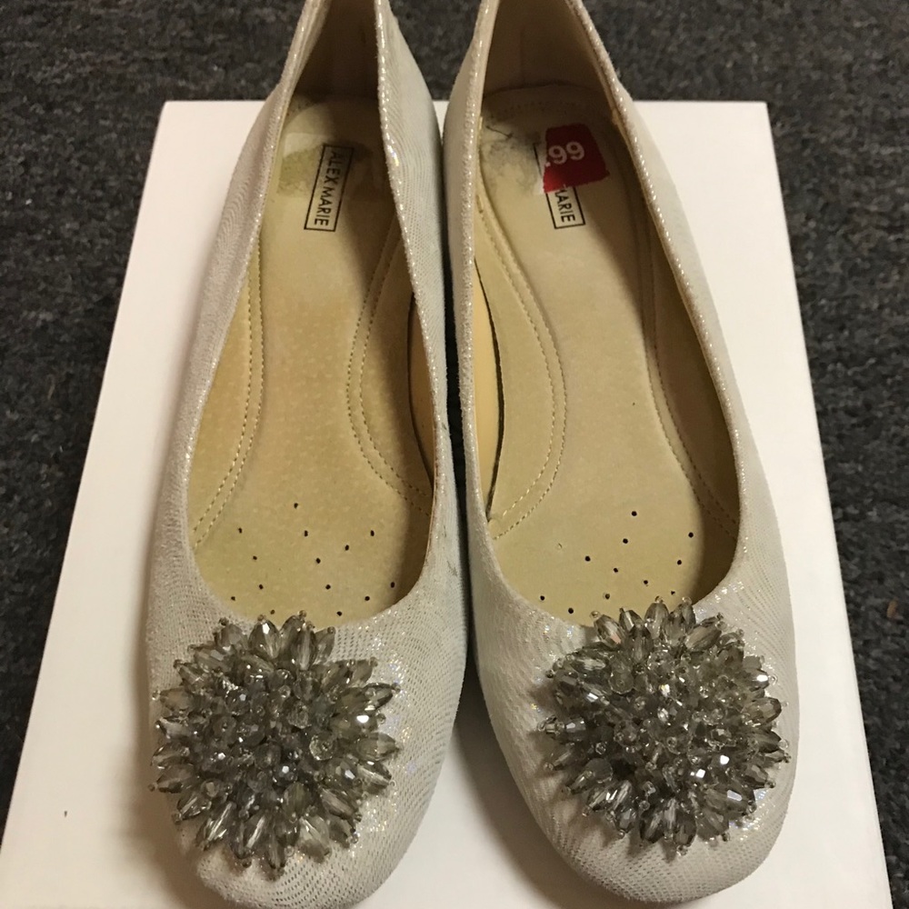 Brand new flats never worn